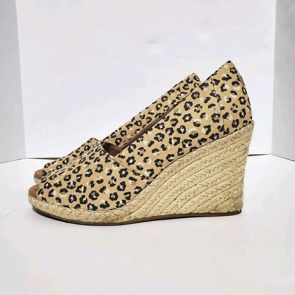 TOMS Michelle Cheetah Peep Toe Espadrille Wedges Size 9.5 Slip On Sandals Womens